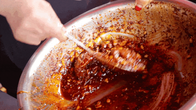 高铁20分钟！这座藏在成都边上的神仙小城，比乐山更好吃！