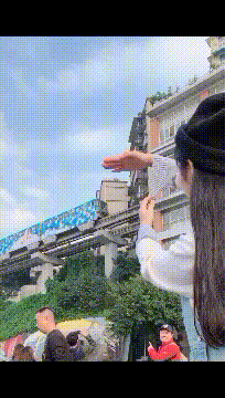 搞笑GIF:不知道将来哪个幸运的男人,会娶到这个女人-微信头条网 搞笑GIF:不知道将来哪个幸运的男人,会娶到这个女人