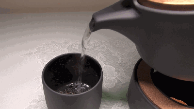 适合喝茶,写书法,打太极时静听的20首经典曲子,附饮茶最佳时间和各类