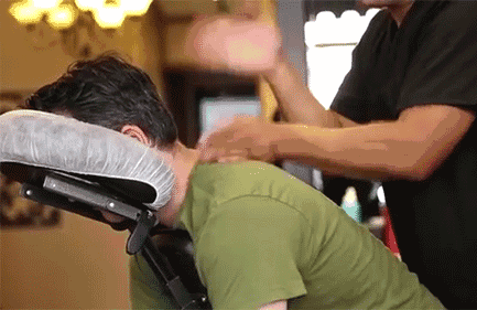 牵引器有什么用世界冠军也在用的按摩牵引器，每天3分钟，肩颈背就舒坦了。_https://www.jmylbn.com_新闻资讯_第1张