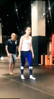 搞笑GIF:新娘真的很强势,小伙以后日子不好过了-微信头条网 搞笑GIF:新娘真的很强势,小伙以后日子不好过了