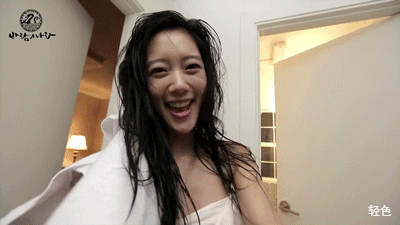 【美女】《流浪地球2》中的她，有着傲人的事业线，迷人的水蛇腰（组图） - 4