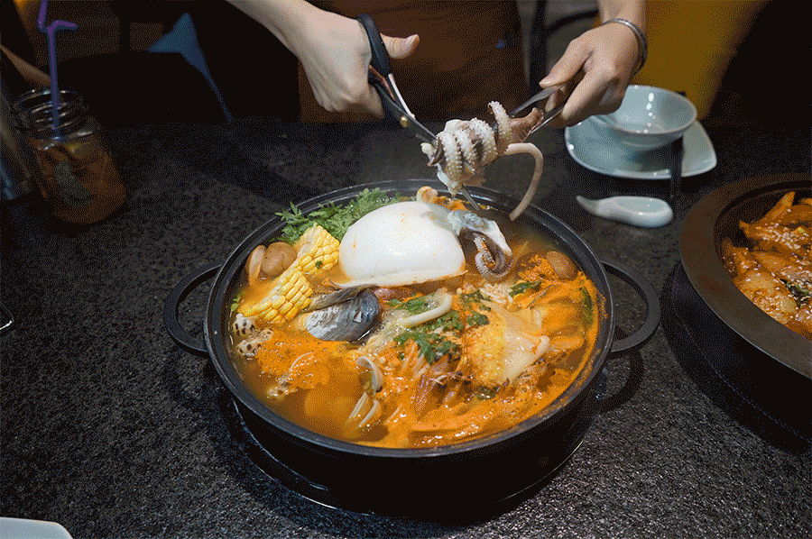 深宵放毒!火爆韩国综艺的墨鱼火锅杀到广州啦