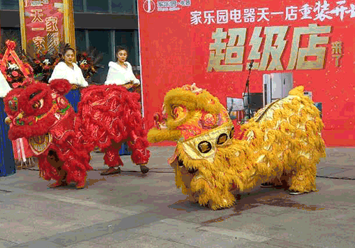 锣鼓齐鸣,双狮助阵
