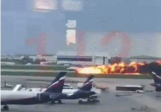 突发！俄罗斯客机失事起火 41名乘客活活烧死！现场视频骇人（视频/组图） - 9
