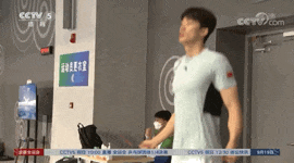 游泳冠军汪顺，央视镜头上演“踩脸视角”跳绳，网友：太大了，甩我脸上了....