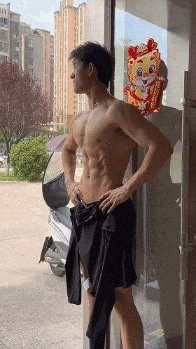 188cm成都健身男模，硬核腱子肉完美诠释的肌肉小狼狗