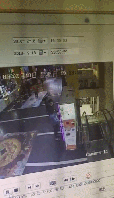 男子携妻带子捡走手机不归还 失主发短信这样苦劝