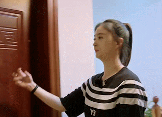 词汇学习：“敲门”的英文真不是“knock the door”！说错了小心别人报警！ - 英语家园