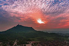 菩提山上山，花甲两轮半