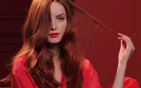 风吹动树叶划过的光