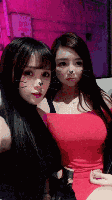 内涵美女gif动图：夏天就该这么穿