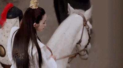 她嫁人后，所有豪门太太都松了一口气！（组图） - 1