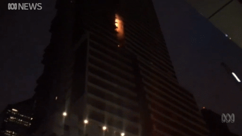 澳洲高层公寓再发事故，近千人无家可归！租客妹子愤怒吐槽：“我月付两千大几，他们凭什么这样？” - 8