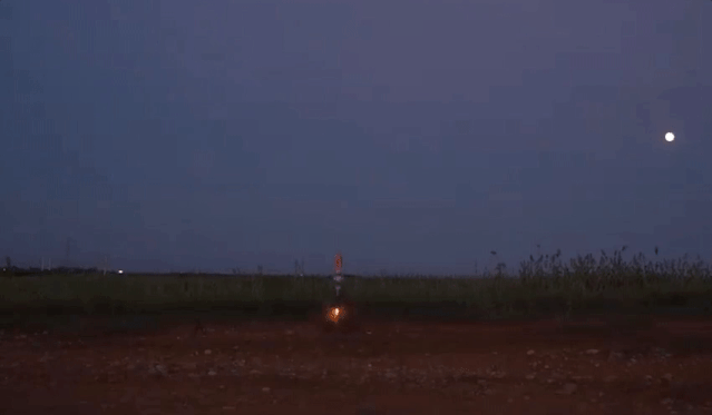 00后大学生自制火箭，百万网友围观，弹幕全程高能！-第5张图片-大千世界