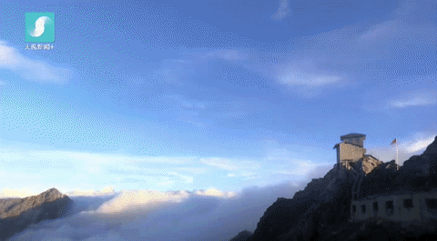 云中哨所 他们在海拔4655米的 世界屋脊 让国旗高高飘扬 国内新闻 运城视听网