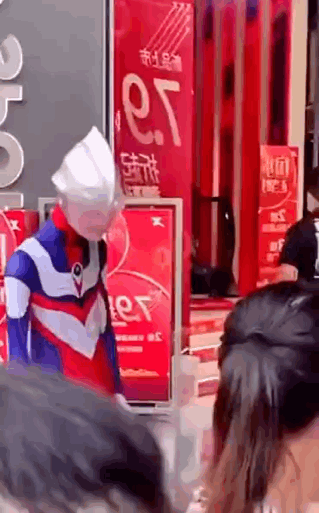 【爆笑】吴X凡昨晚狱中生日加餐曝光…网友：哈哈哈缝纫机踩得更起劲了！（组图） - 45