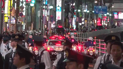 特朗普四天日本遊 安倍全程陪玩 當司機 擼烤串兒 看相撲 最後還倒貼了115億美元 東京新青年 微文庫