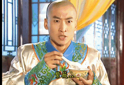 "老板二话不说,坚定地拿过碗摔在地上,结果"哐当"一声,碗碎了,当时