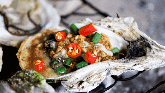 金银蒜烤生蚝——最经典的烧烤做法