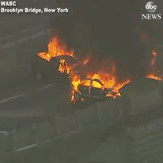 突发！纽约上演感恩节恐怖大片，布鲁克林大桥车辆爆炸，3车烧毁，1死6伤！