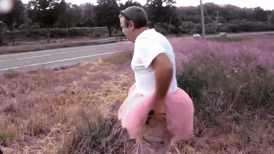 泪目！纽约“变态”大叔穿粉色蓬蓬裙15年，却是全世界“最男人”的人...