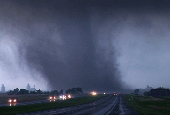 紧急 江苏暴雨橙色预警 盐城东台可能出现龙卷风