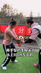 垫排球要点_排球的动作要领垫球_排球垫球动作要领