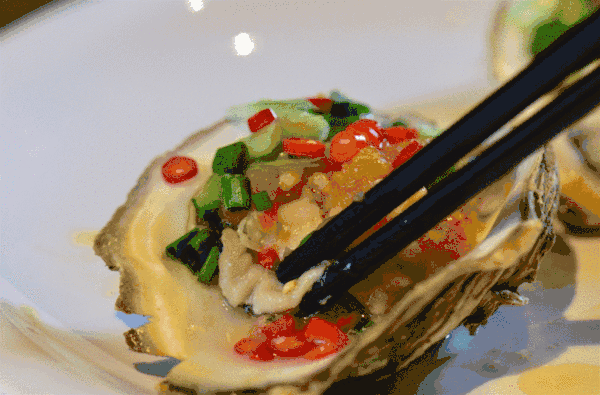 蒜蓉粉丝酱料我来拿,谁帮我带个烧烤架 @暖阳阳:先去丹麦吃生蚝,再