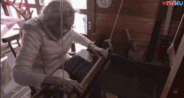 �ֱ�����Ƭ�õ�����������Ů���ѣ�����87�ꡱ