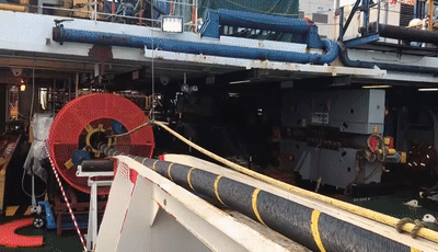 海底电缆是如何铺设的？水下电缆坏了又要如何维修？的图4