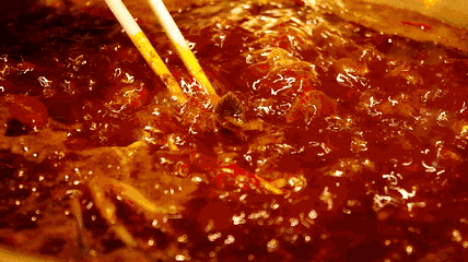 学生寝室煮火锅网上显摆 “最强宿管”现场“查寝”