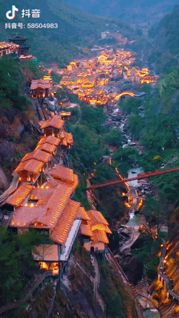 高铁直达！别去婺源挤了，这座花费26亿元打造的江西绝美古村，现实版的千与千寻，太仙了