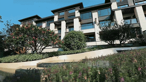 白云山豪宅，珠光云山壹号加推新品特价叠墅206-241 ㎡