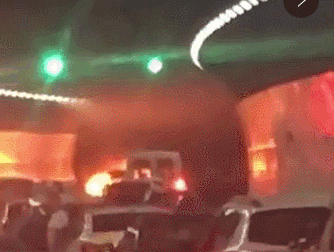 就在刚刚，惠山隧道由南向北方向一辆车子自燃……