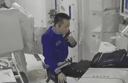 中国人“吃鸦片”才能造火箭？聂海胜：我们吃椒麻鹅和宫保鸡丁