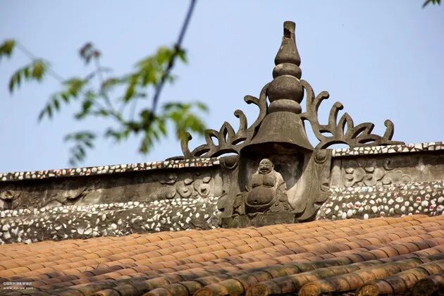 在融镜法师的教导下,师参禅学道,习天台教法,日有所进.