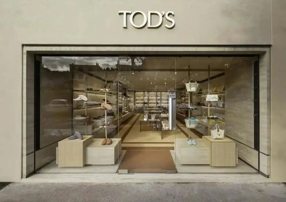 craed什么牌子销量大跳水!暴跌26%，又一奢侈品巨头跌落神坛，沦为奥莱打折品_https://www.jmylbn.com_新闻资讯_第25张