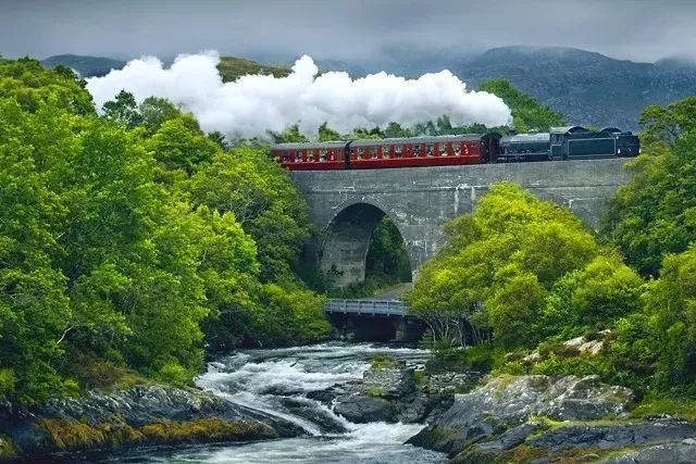 大年初二，愿你好事接二连三！