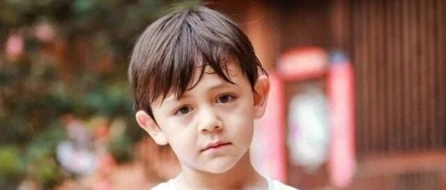 当家长还在纵容中国孩子玩手机的时候，法国悄悄的做了一个举措！