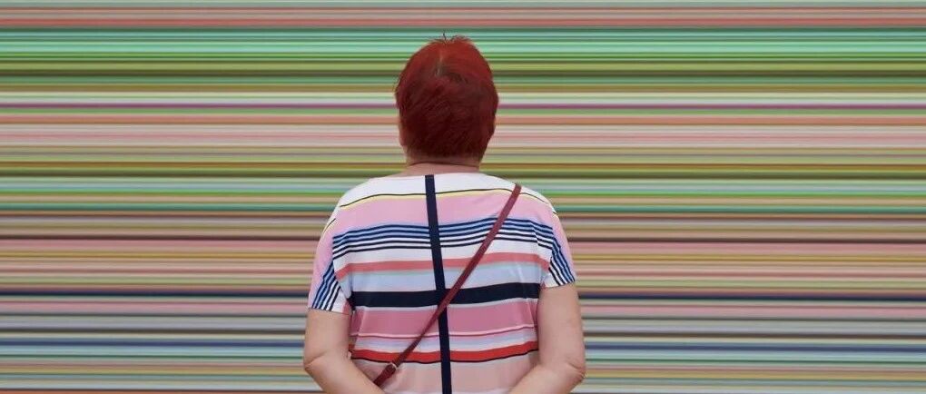 他花2年时间，拍下1000个“撞衫”的人：撞衫不可怕，可怕的是……