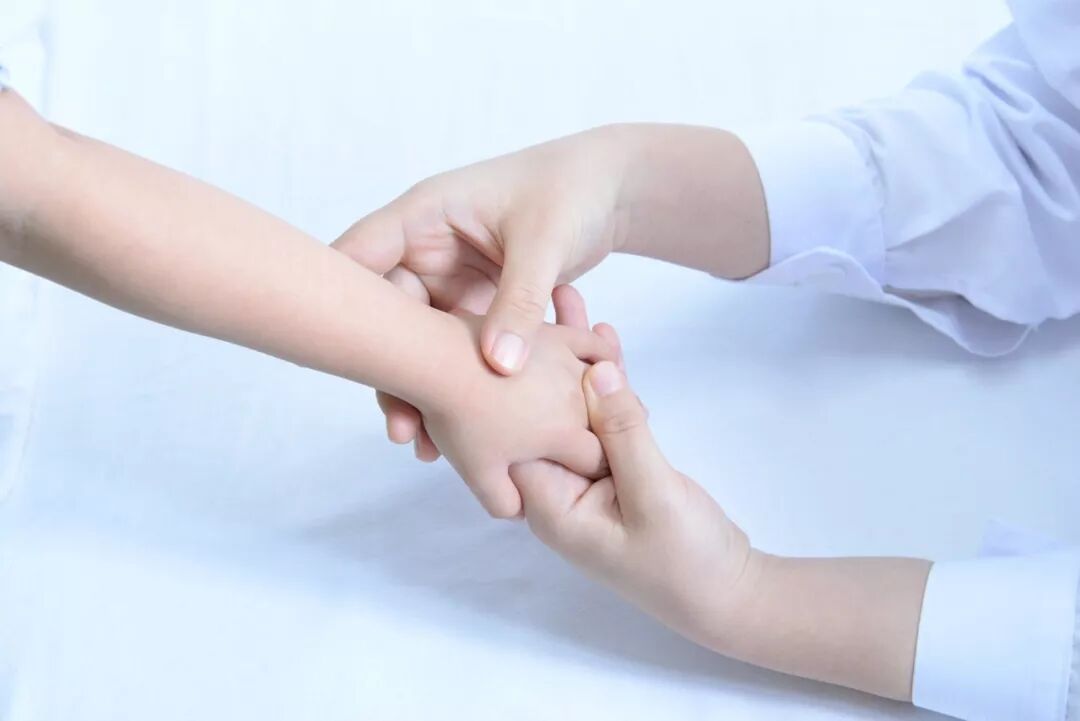 <div id="miniDetail"> 					 					     <input type="hidden" id="num" value="0">    					 					<i(图4)