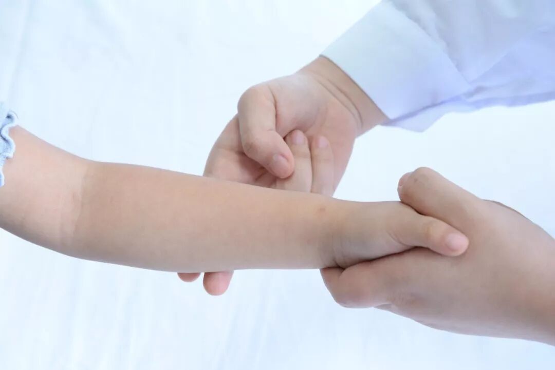 <div id="miniDetail"> 					 					     <input type="hidden" id="num" value="0">    					 					<i(图3)