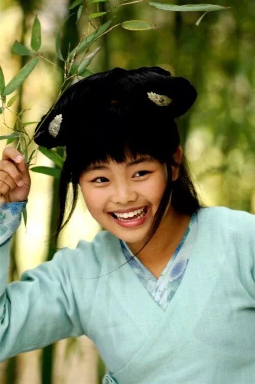 《沂蒙六姐妹》中的小鹤.