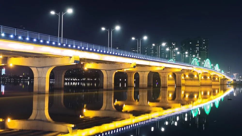 美翻看到这四会夜景感觉就像提前过年