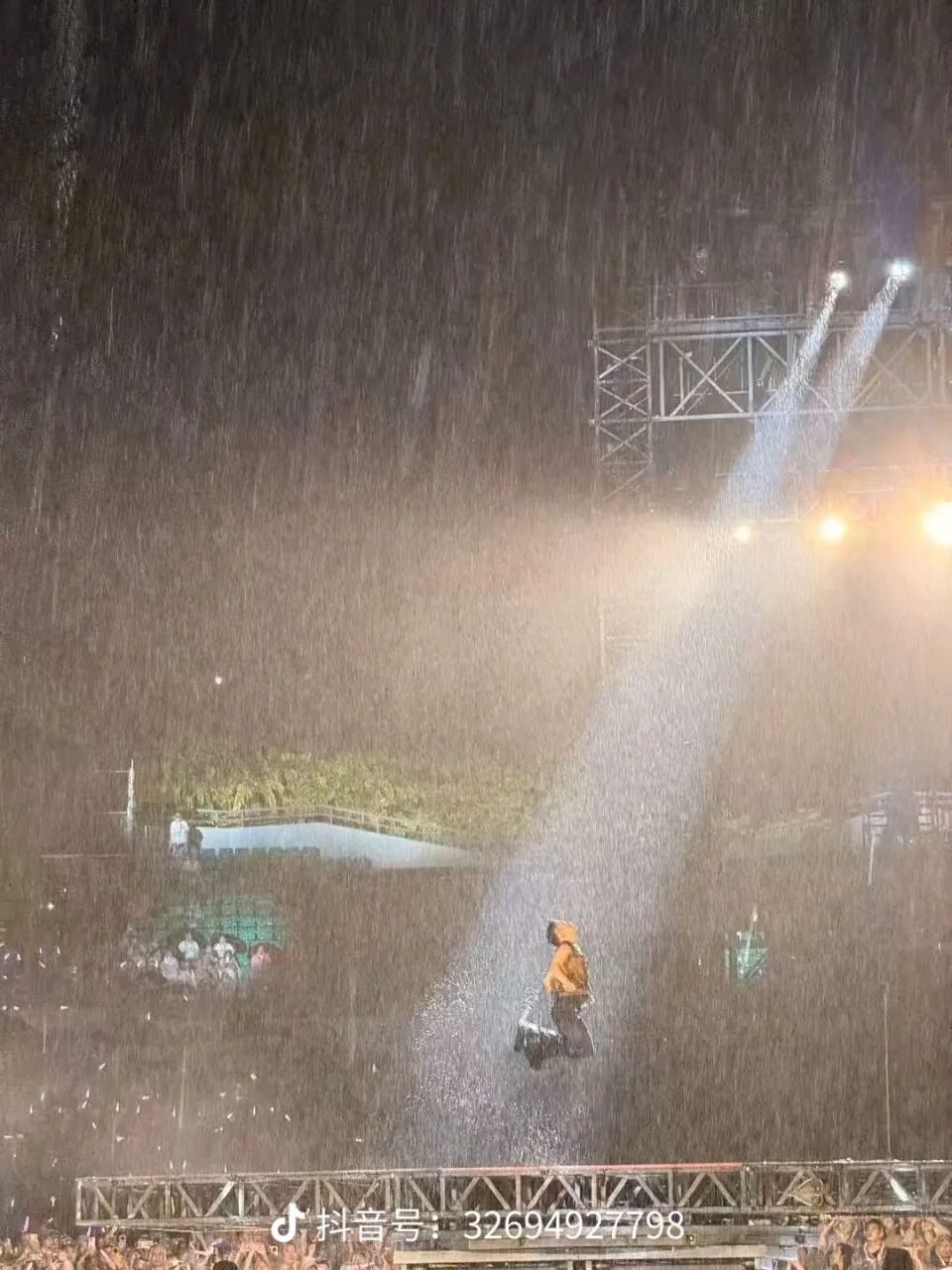 “可惜我叫谢霆锋不叫谢停雨”