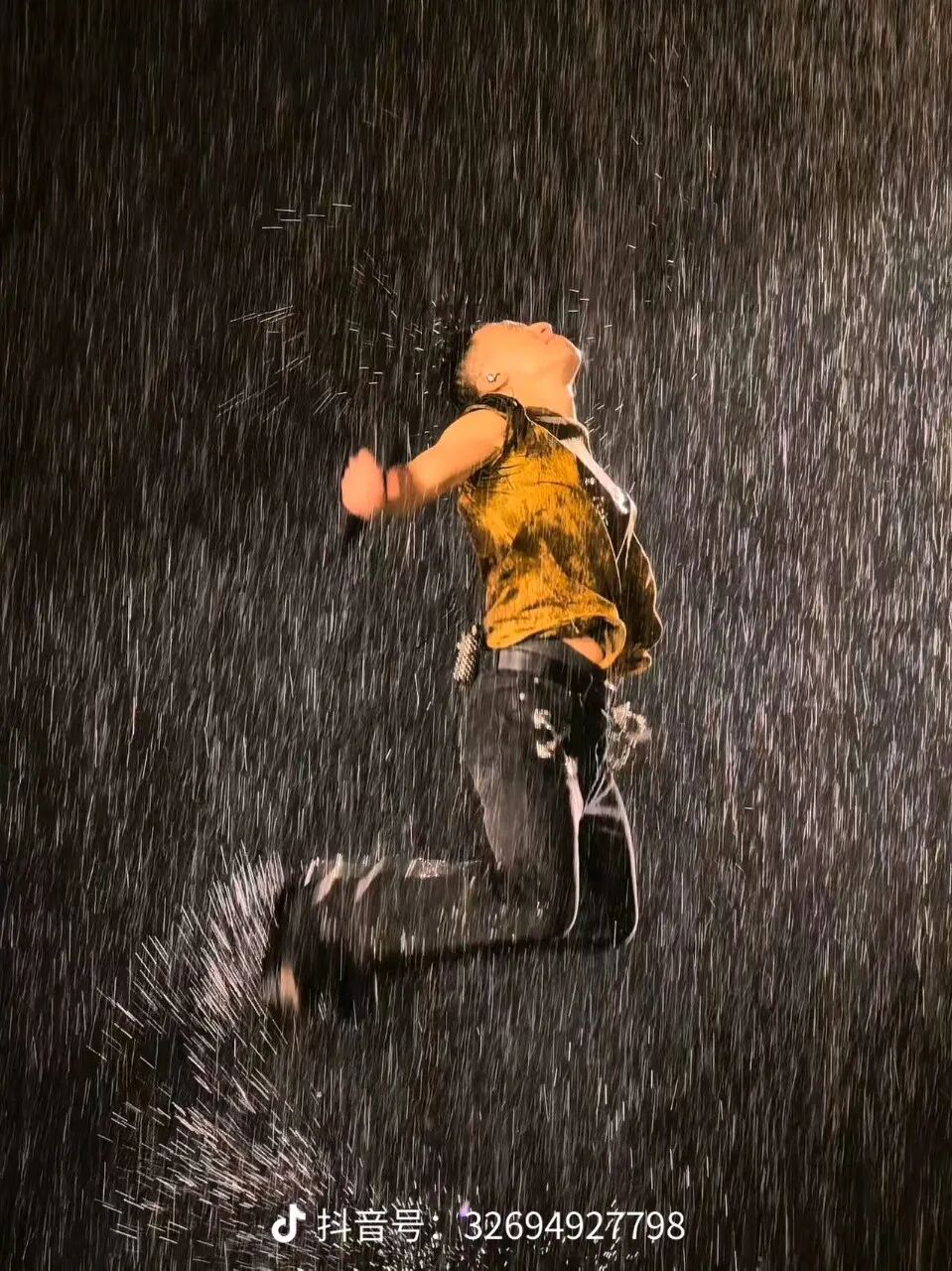 “可惜我叫谢霆锋不叫谢停雨”,谢霆锋真的是硬帅！超帅！顶帅！