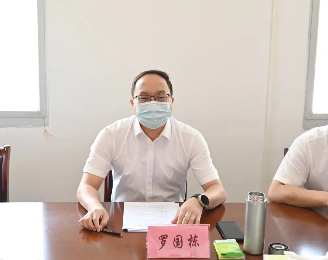 领导大接访安义县政府县长罗国栋接待信访群众