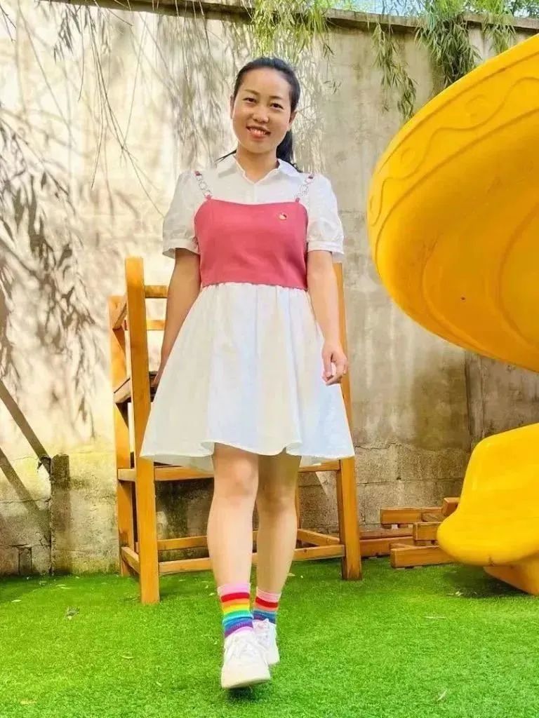聪明的女孩在学校学新知识_聪明的女孩在学校学新知识_聪明的女孩在学校学新知识