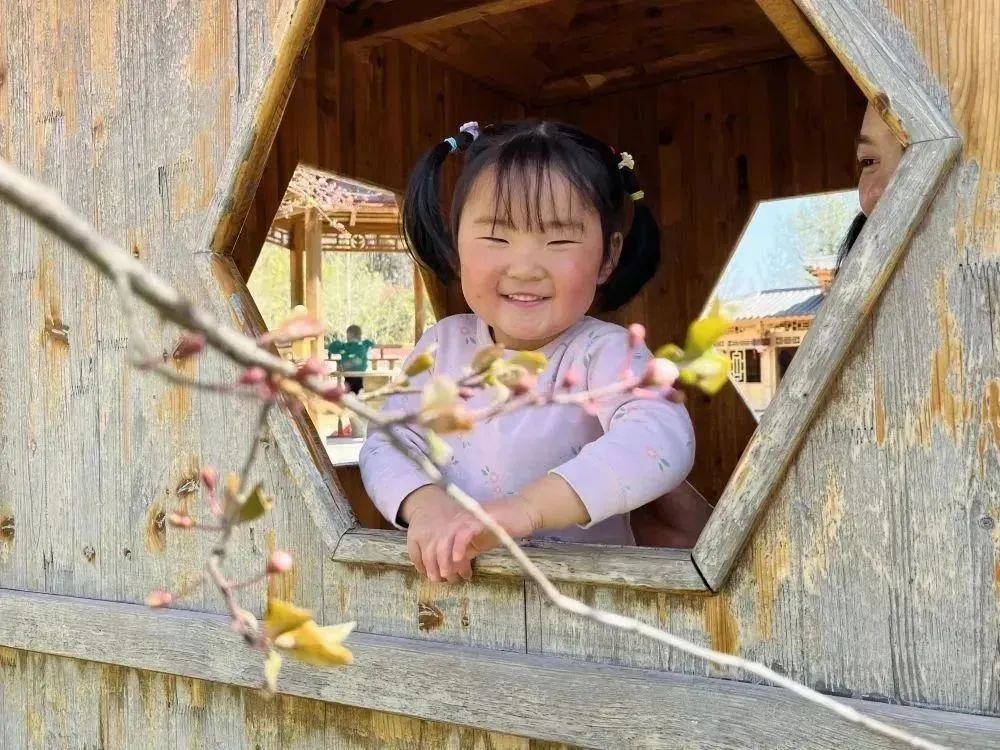 聪明的女孩在学校学新知识_聪明的女孩在学校学新知识_聪明的女孩在学校学新知识